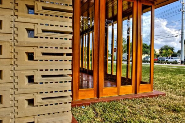 FSC Usonian House - Exterior 09 [2013-10-30]
